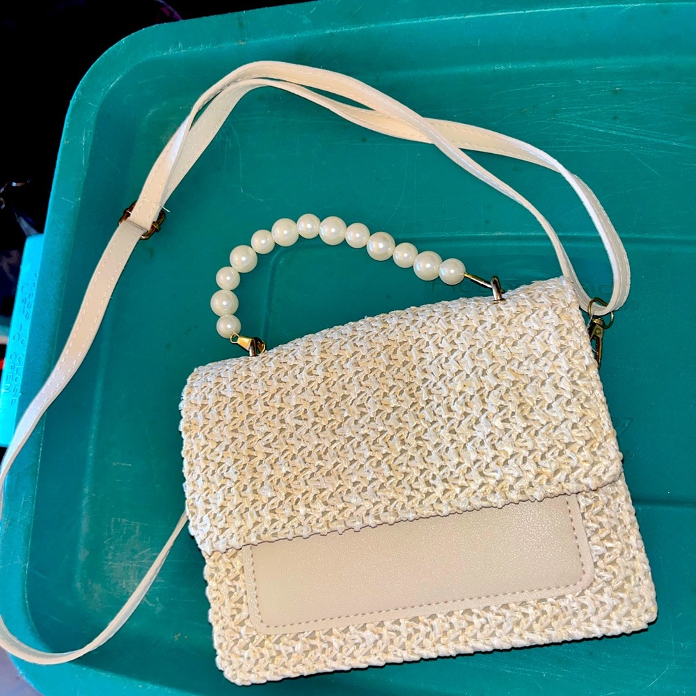 Unknown Brand - Women’s Pearl handled Purse - Small